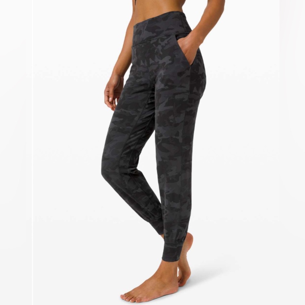 Lululemon Align Jogger 28"
Incognito Camo Multi Grey Size 4